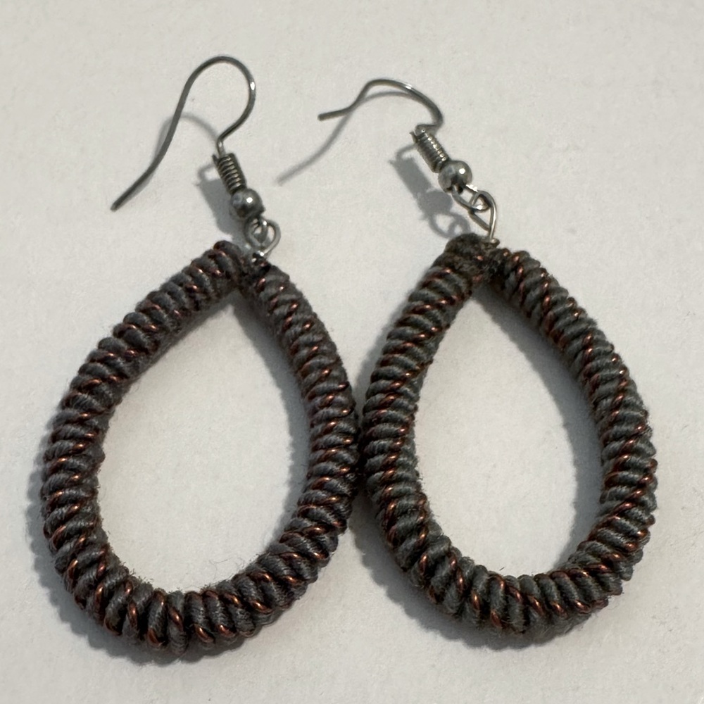 NWOT Ugandan Handmade Coiled Earrings